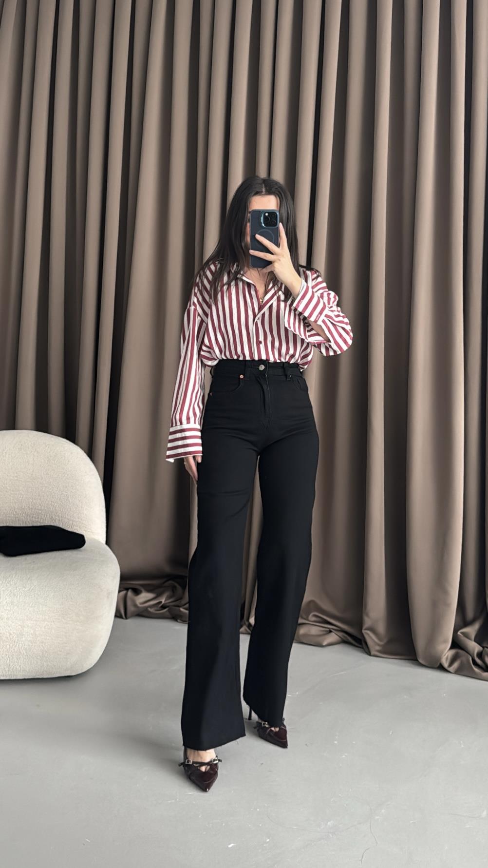 Marka Siyah Straigh Fit Jean