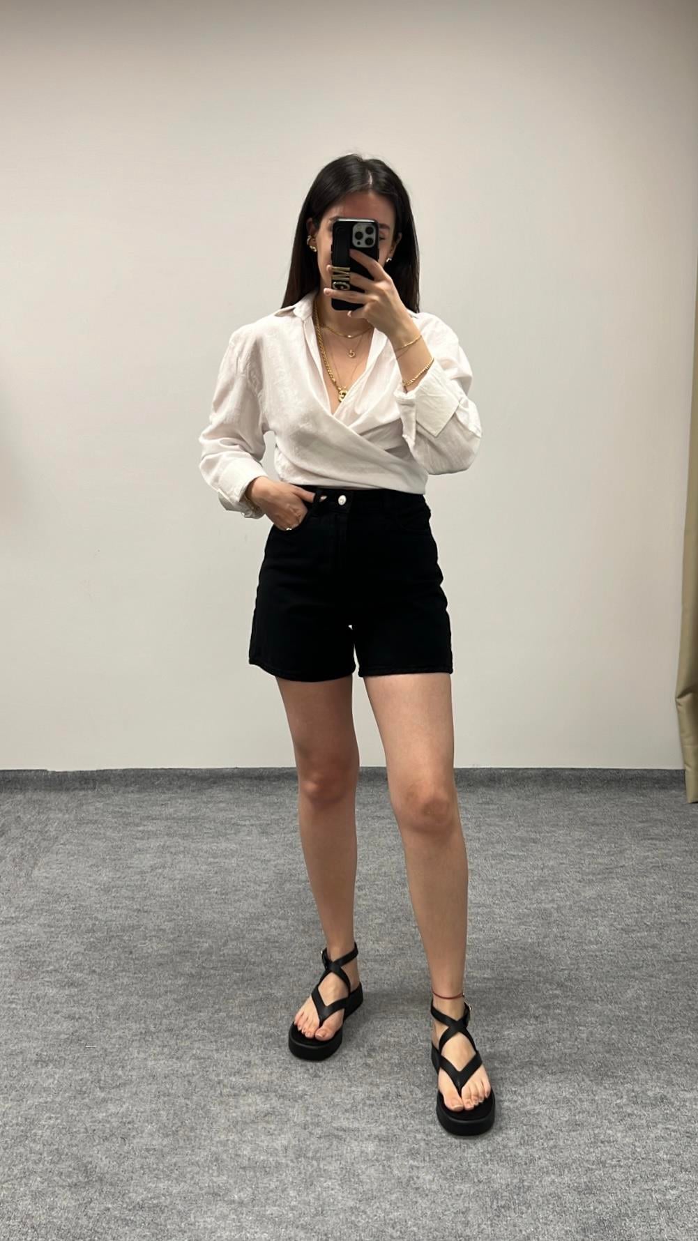 MARKA SİYAH YÜKSEK BEL MOM FIT ŞORT