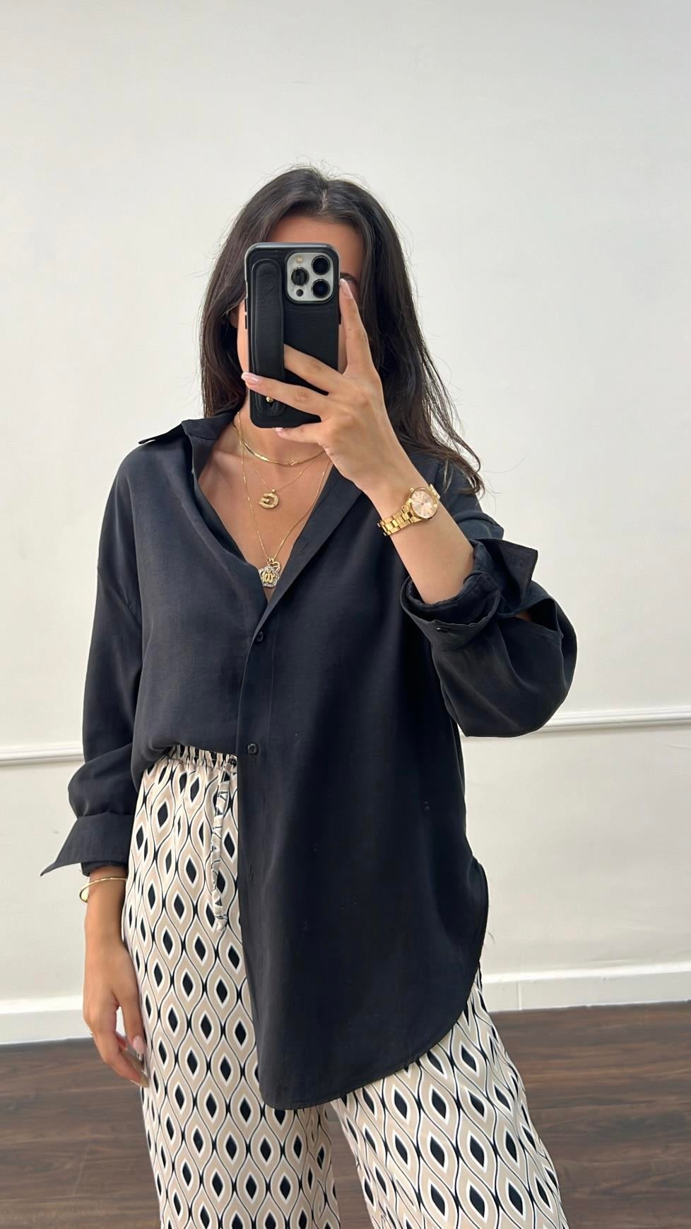 Marka Soluk Siyah Tensel Gömlek