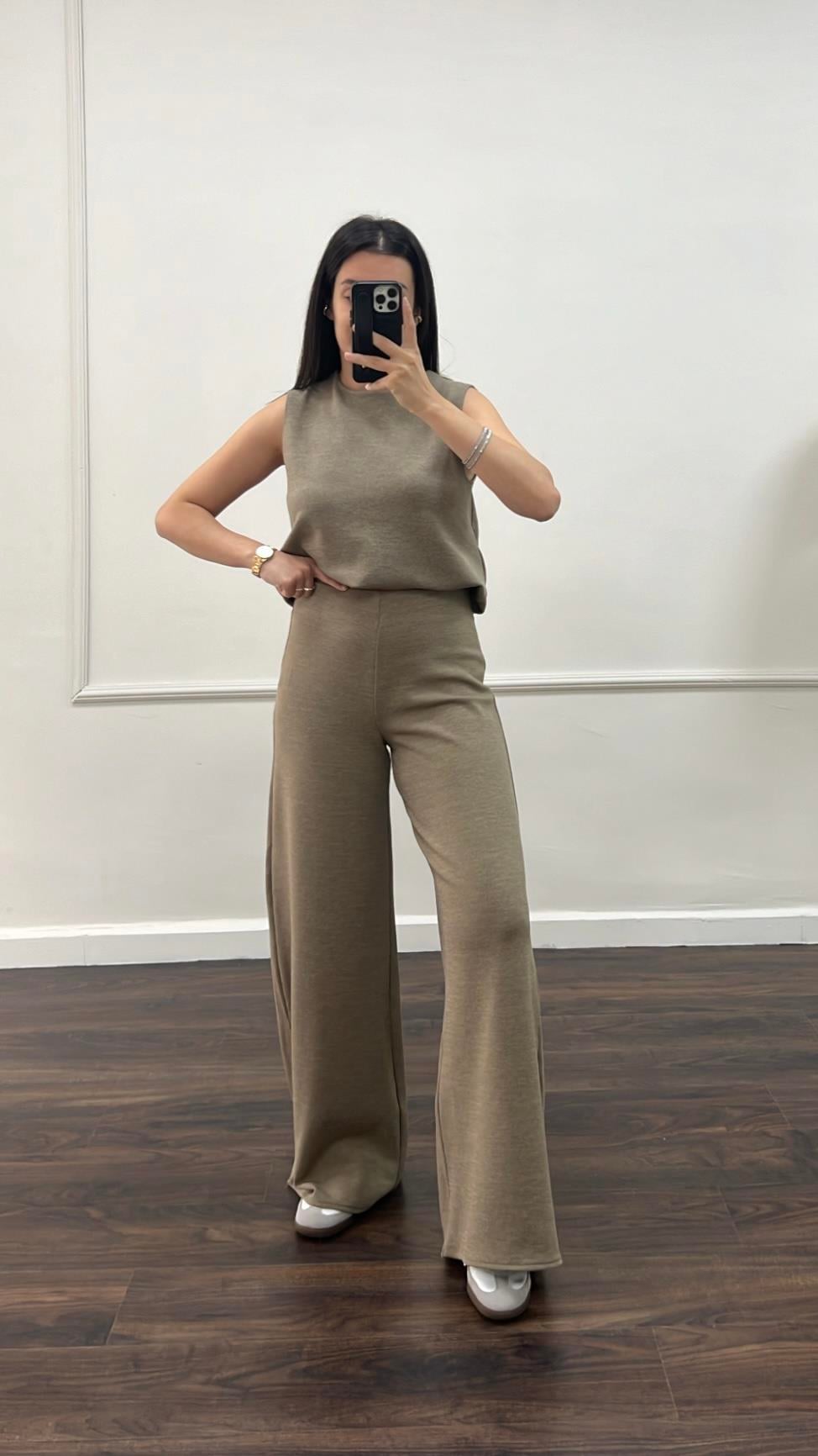 Marka Vizon Soft Dokulu Geniş Paça Pantolon