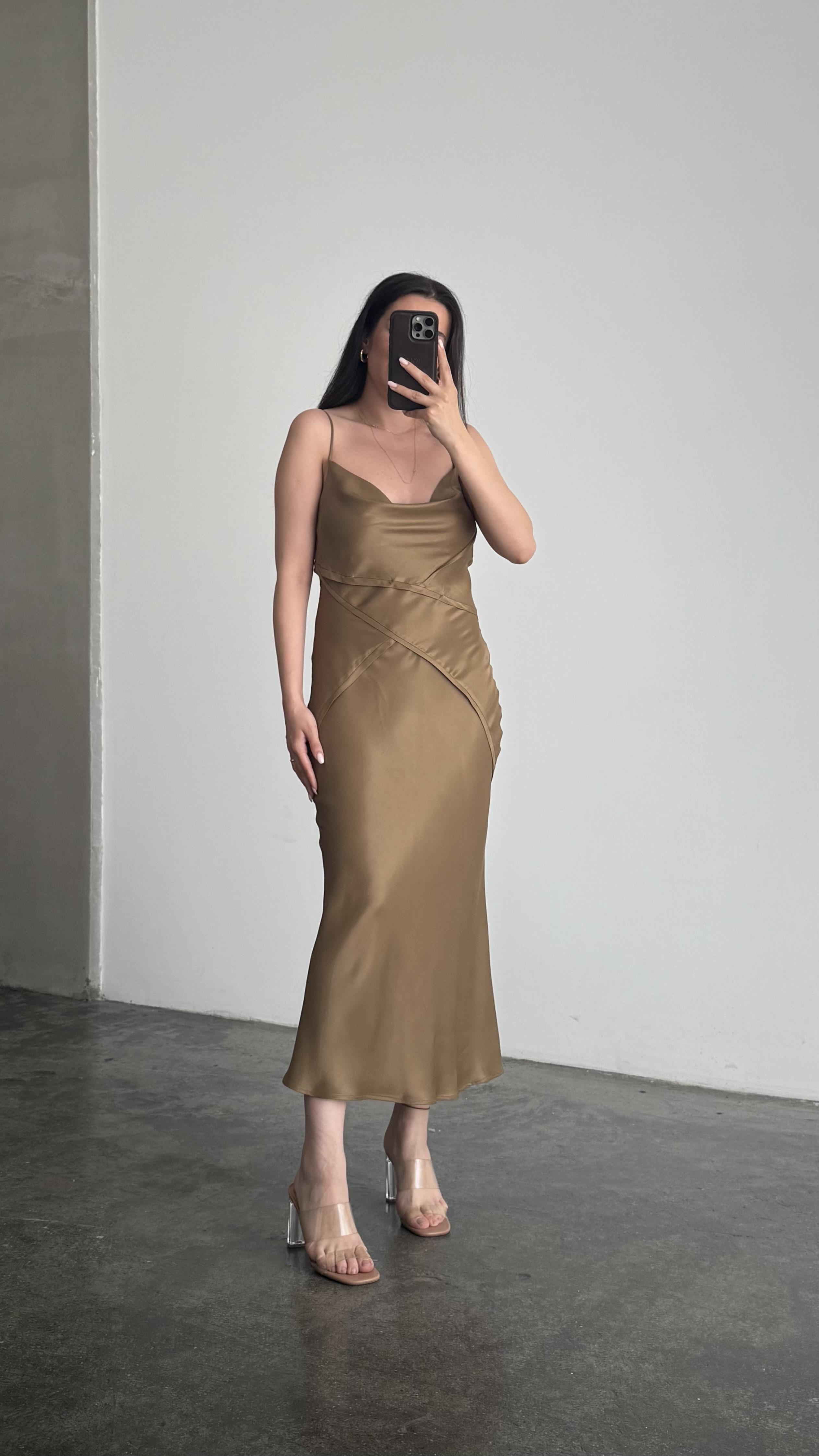 Marka Yağ Yeşili Saten İp Askılı Elbise