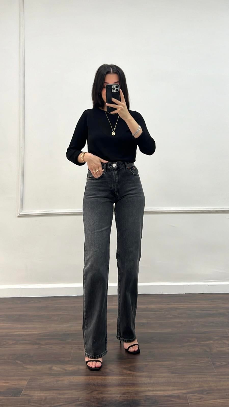 Marka Yıkamalı Siyah Straight Jean