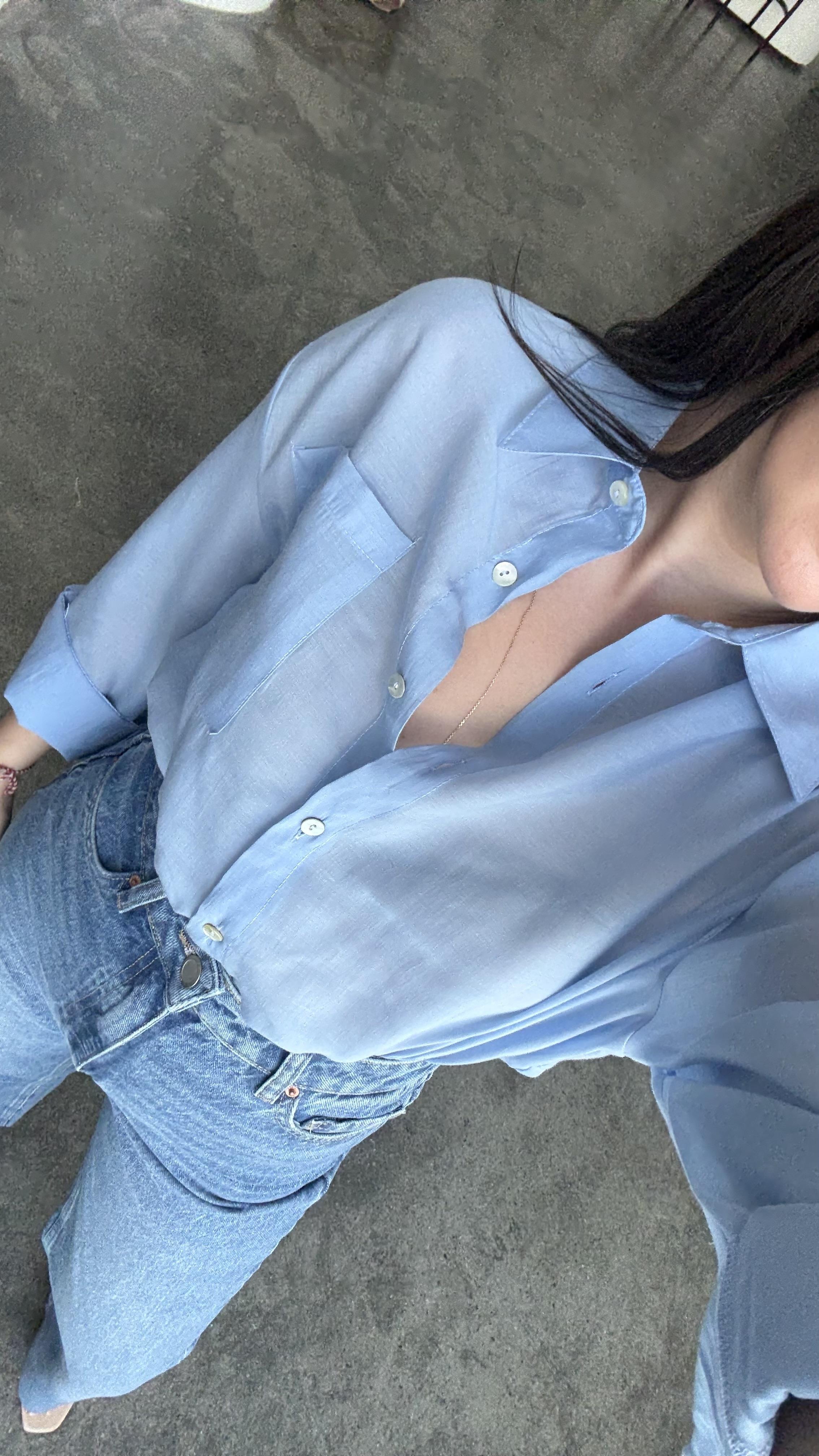 Mavi Transparan Sırt Düğme Detaylı Gömlek