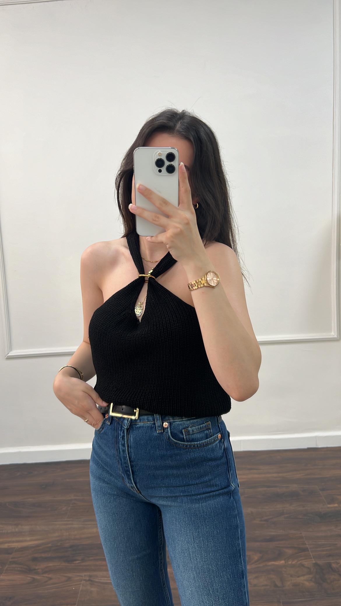 Md Model Aksesuarlı Triko Bluz