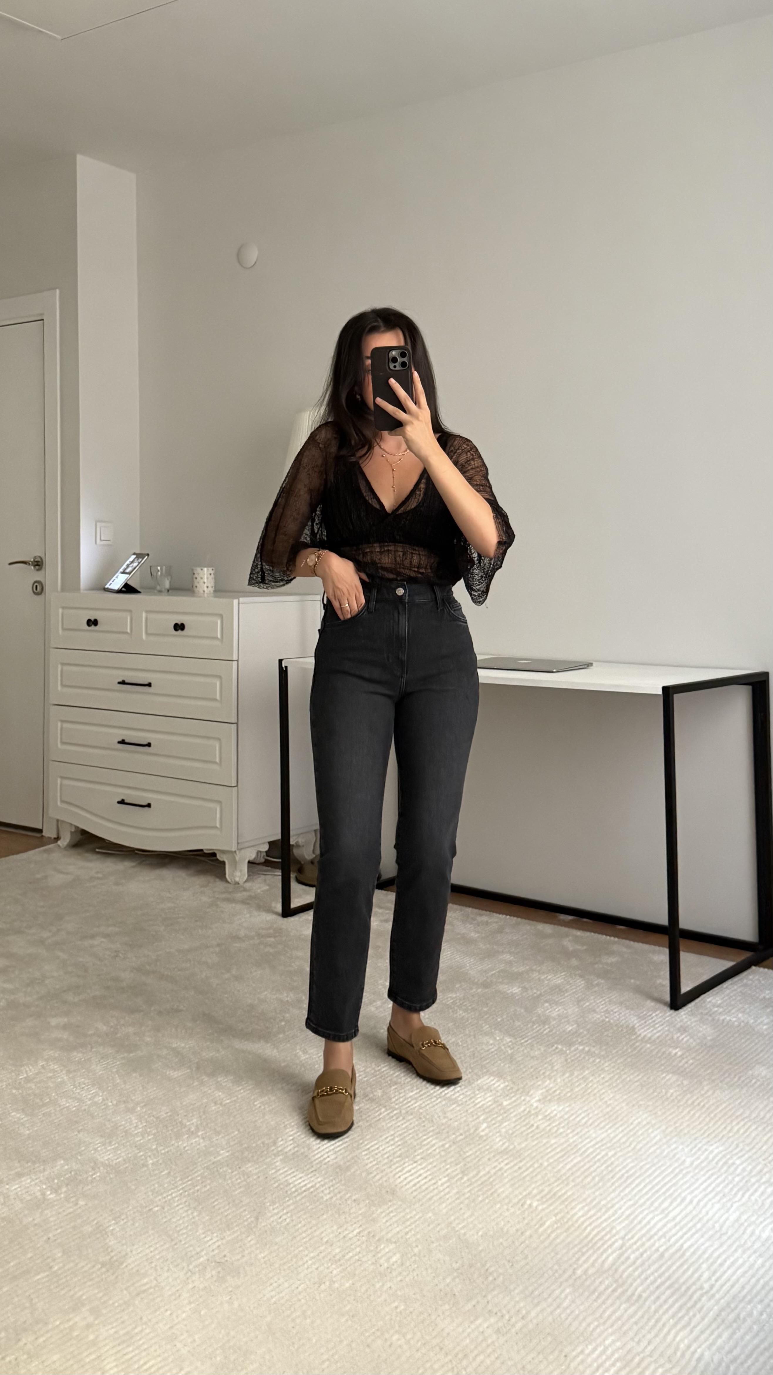MN Clou Yıkamalı Siyah Mom Fit Jean