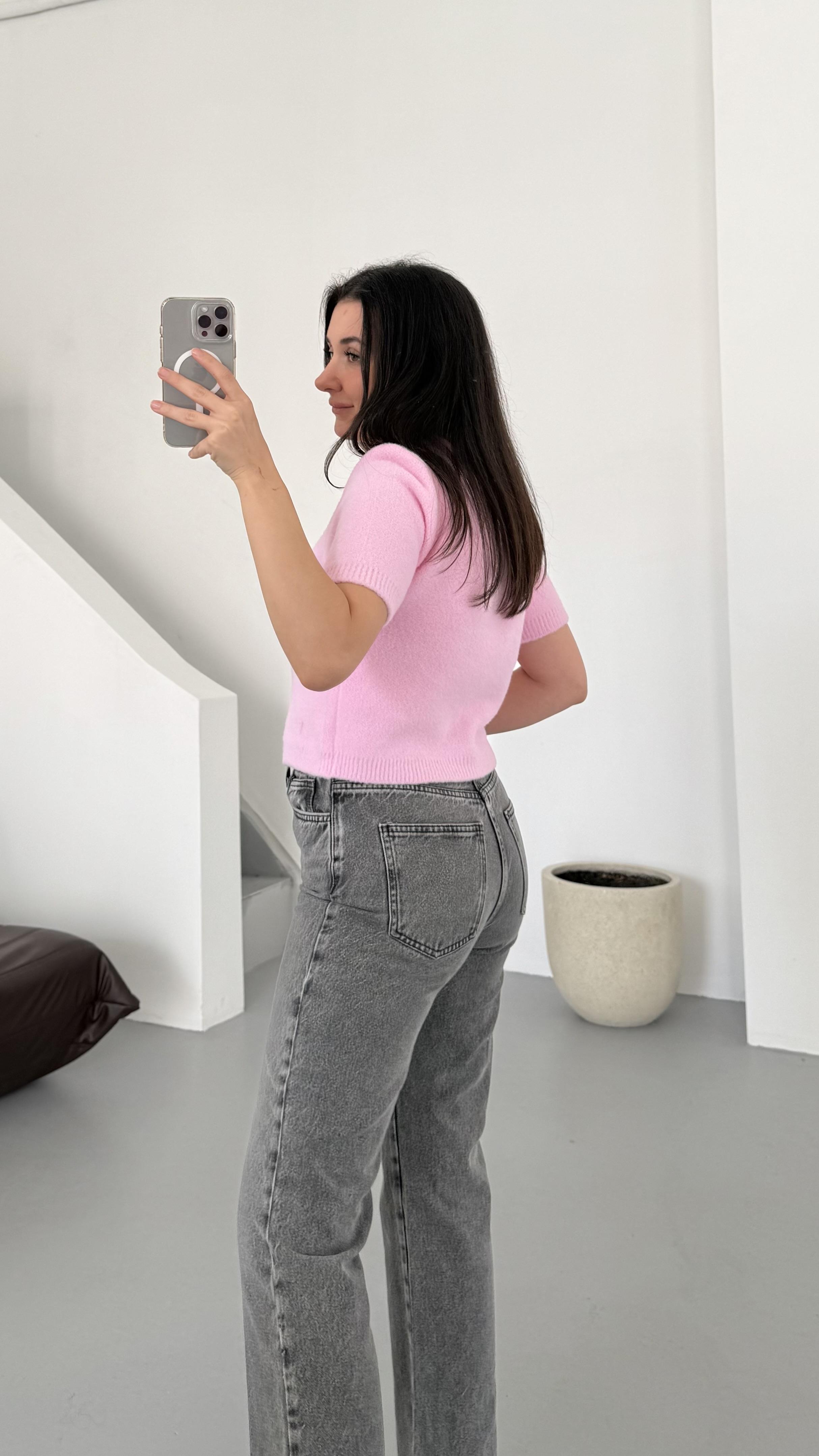 Pembe Yumoş Fiyonk Düğme Detay Triko