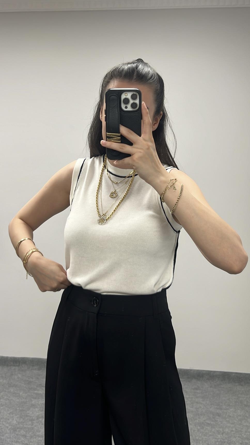 Ravi Beyaz Biye Detay Kolsuz Triko