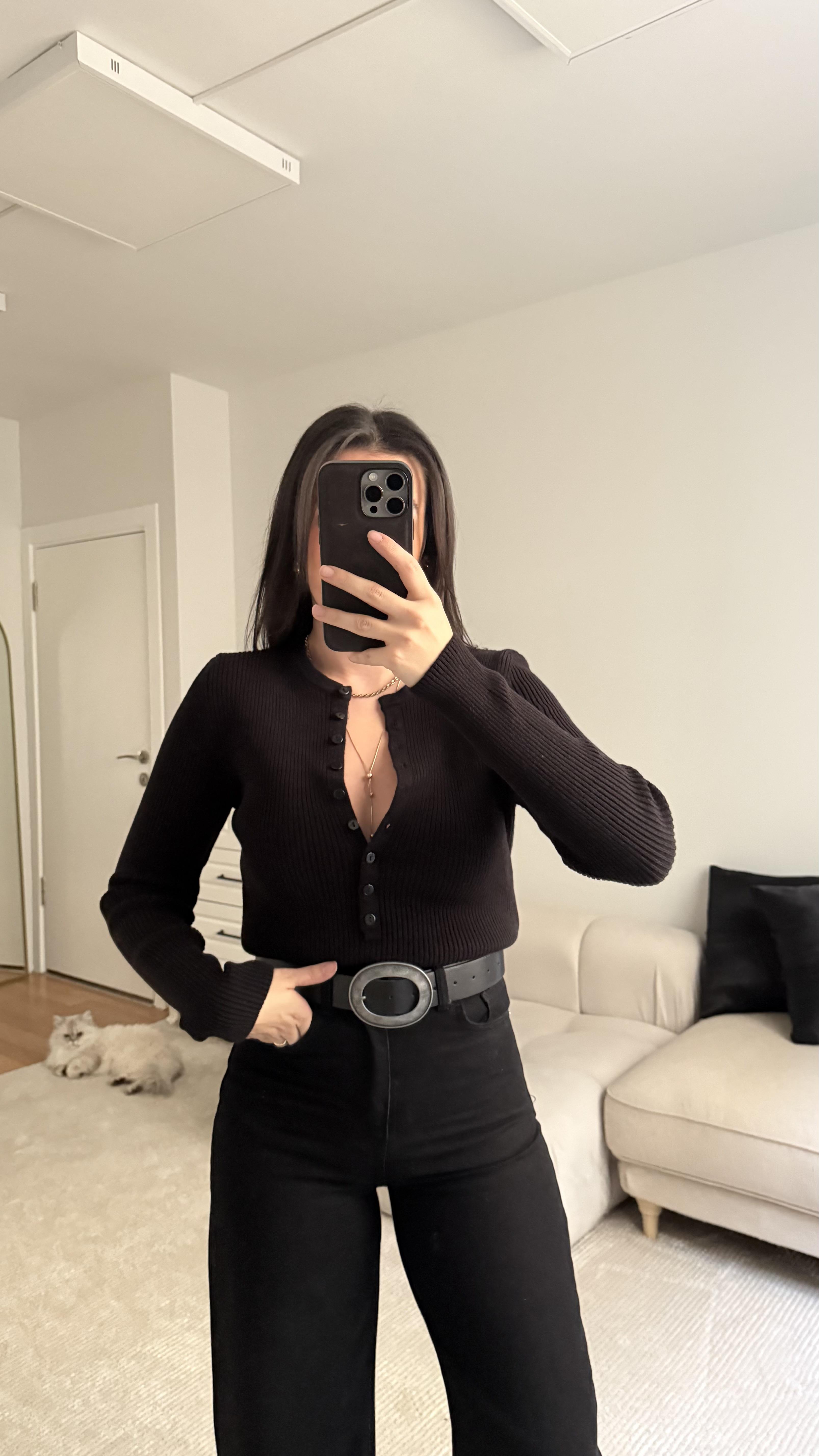 Rey Siyah Full Düğmeli Triko