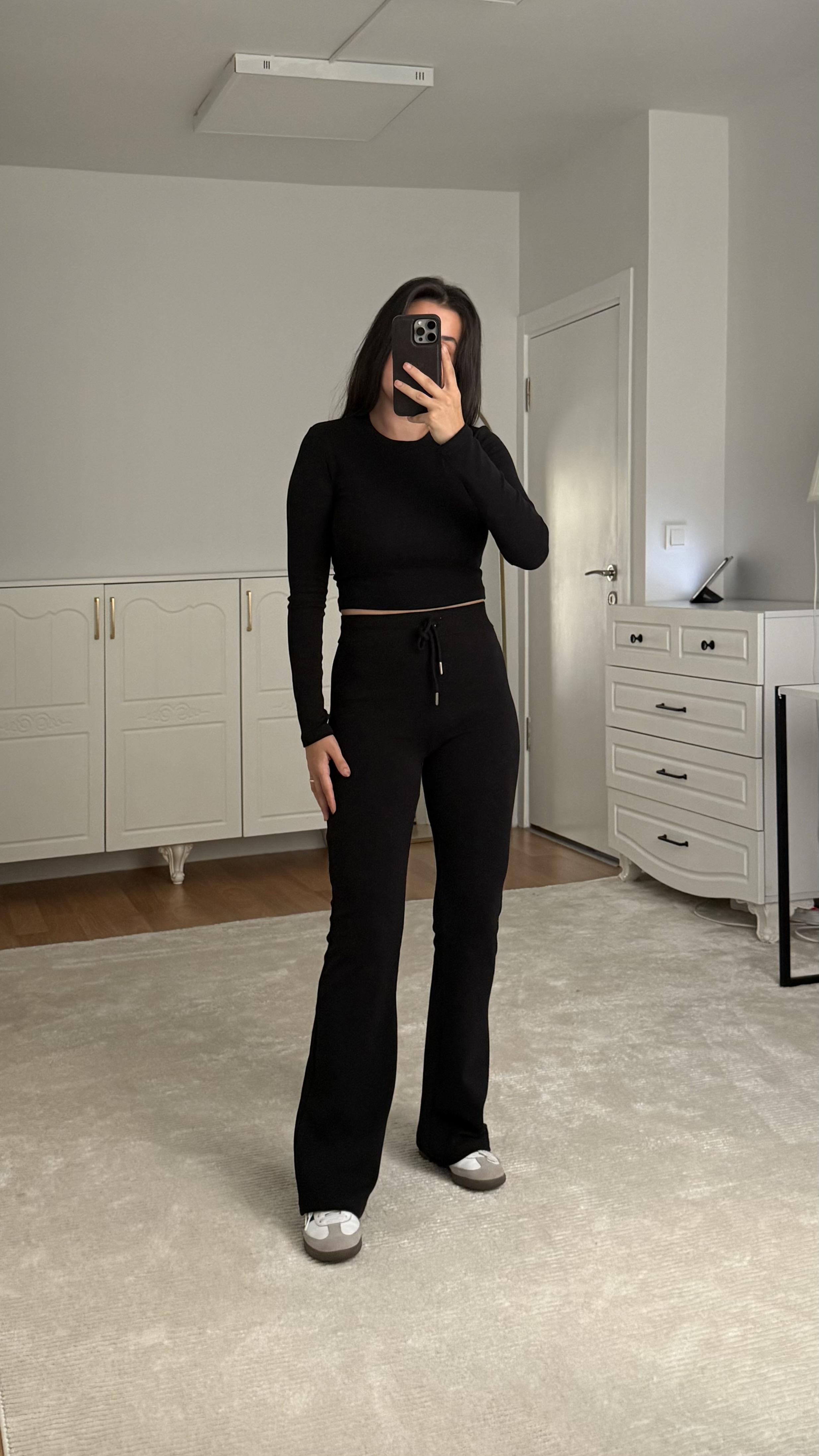 Ribana Siyah Uzun Kol Crop Flare Penye Takım