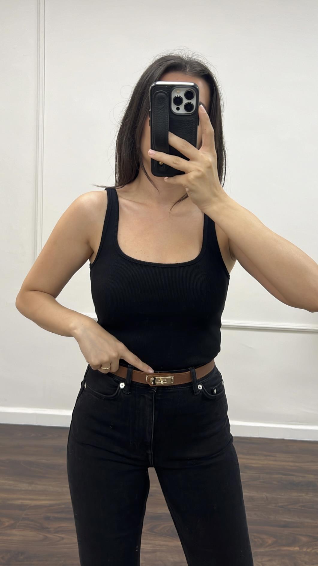 Siyah Askılı Kare Yaka Atlet