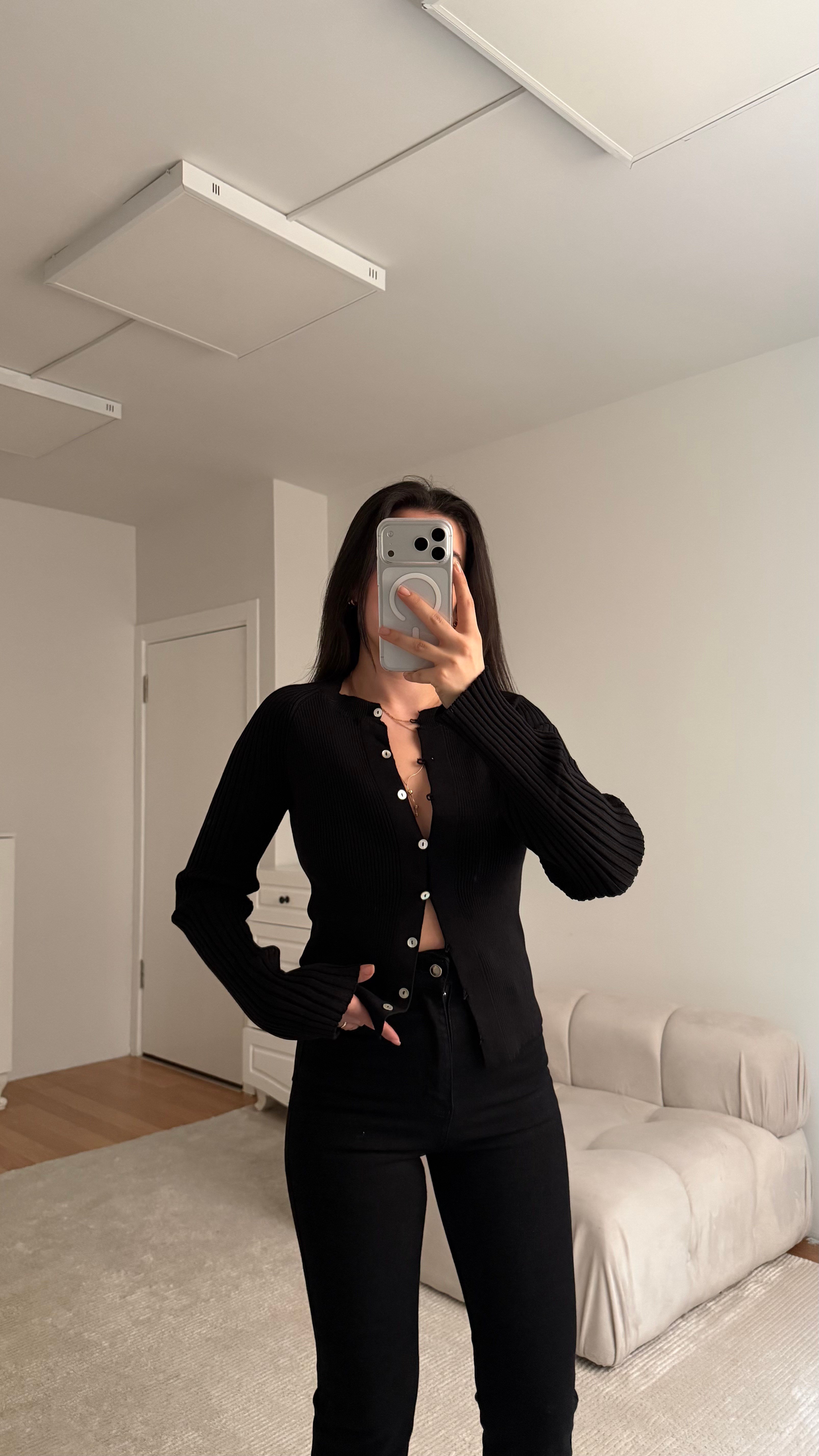 Siyah Bisiklet Yaka Kemik Düğmeli Hırka 