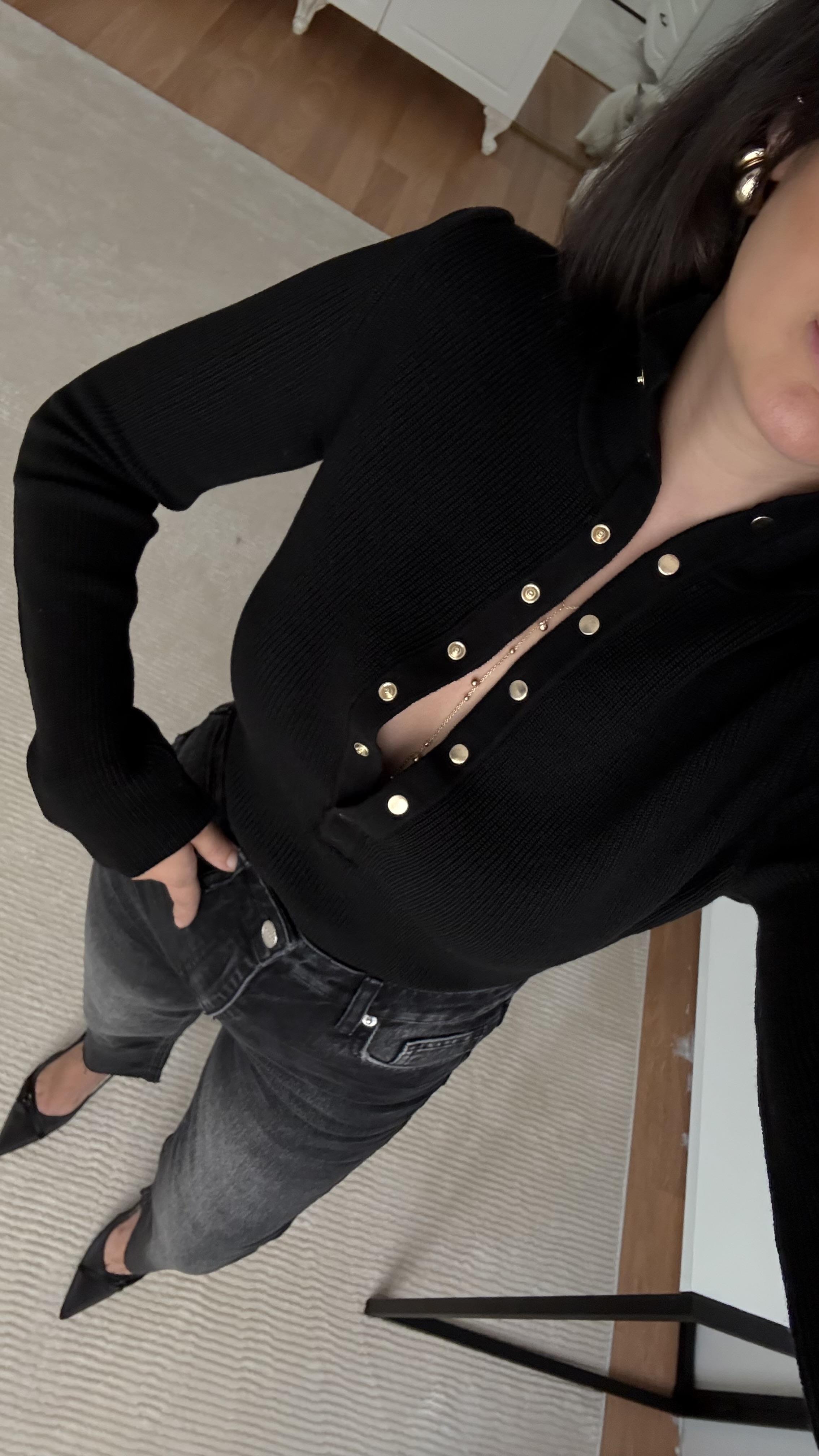 Siyah Çıtçıtlı Dik Yaka Uzun Kol Triko Yelek