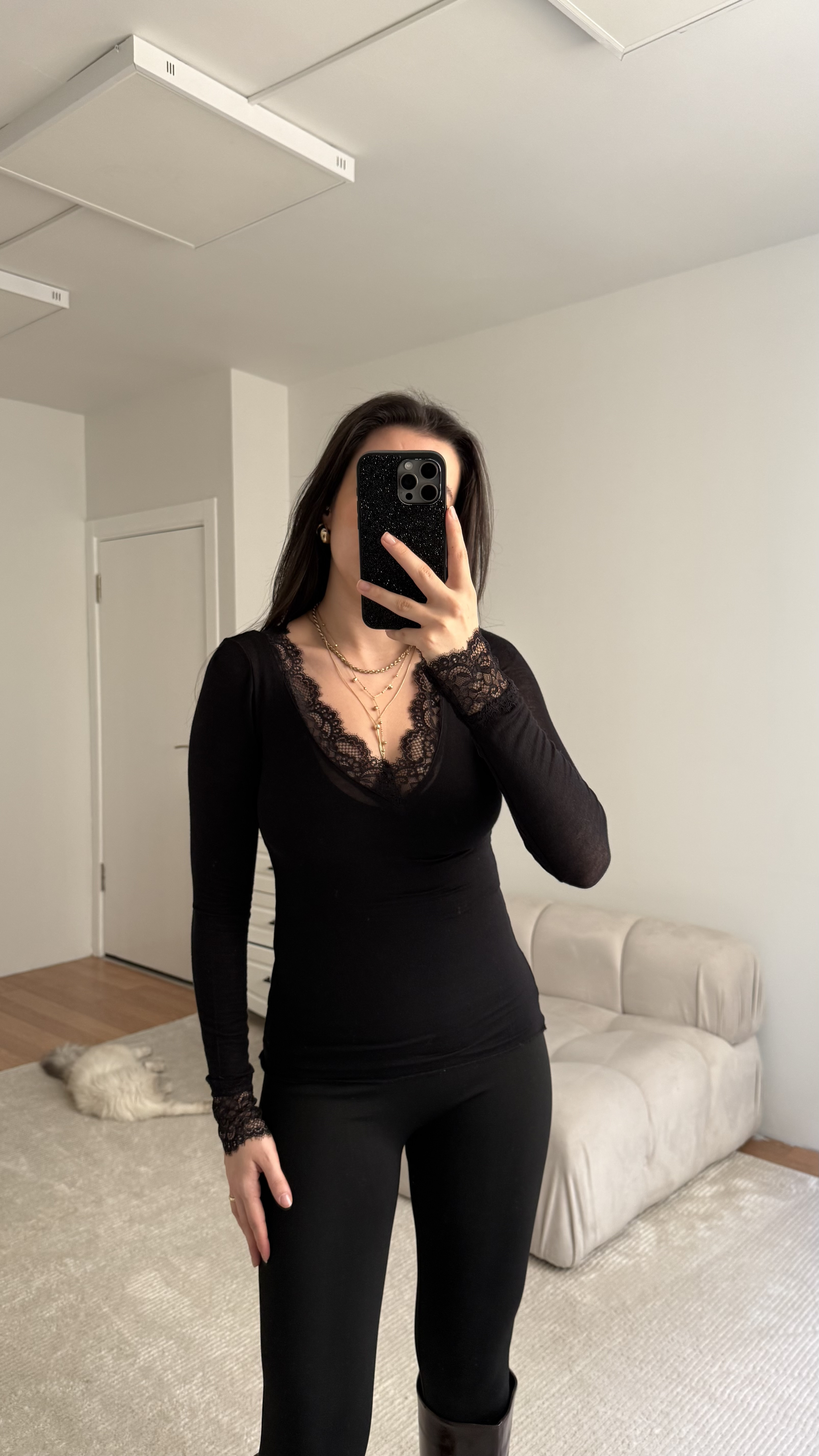 Siyah Dantel Detay Bluz