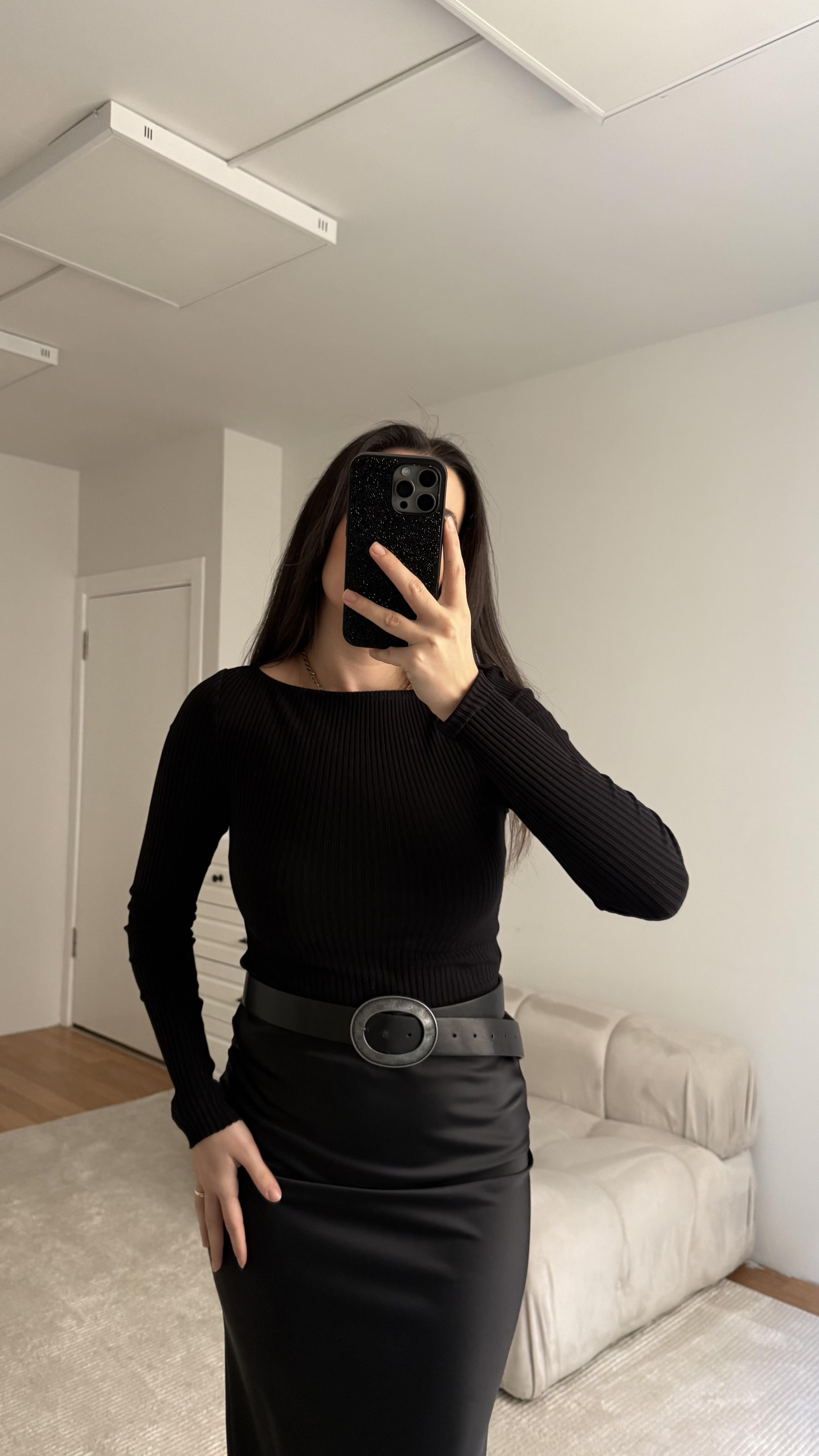 Siyah Geniş Yaka Fitilli Triko Bluz