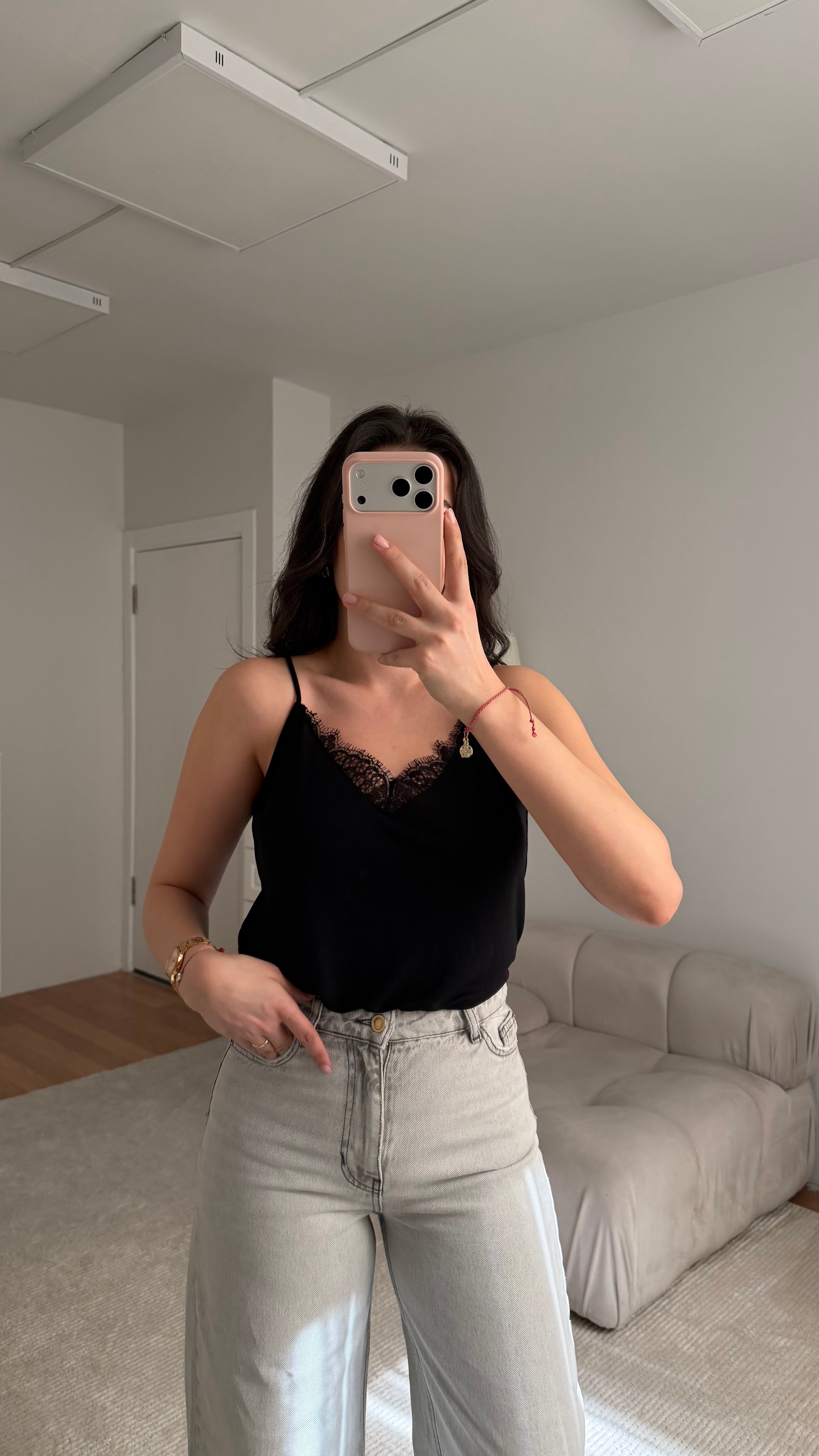 Siyah İp Askılı Dantel Detay Bluz 