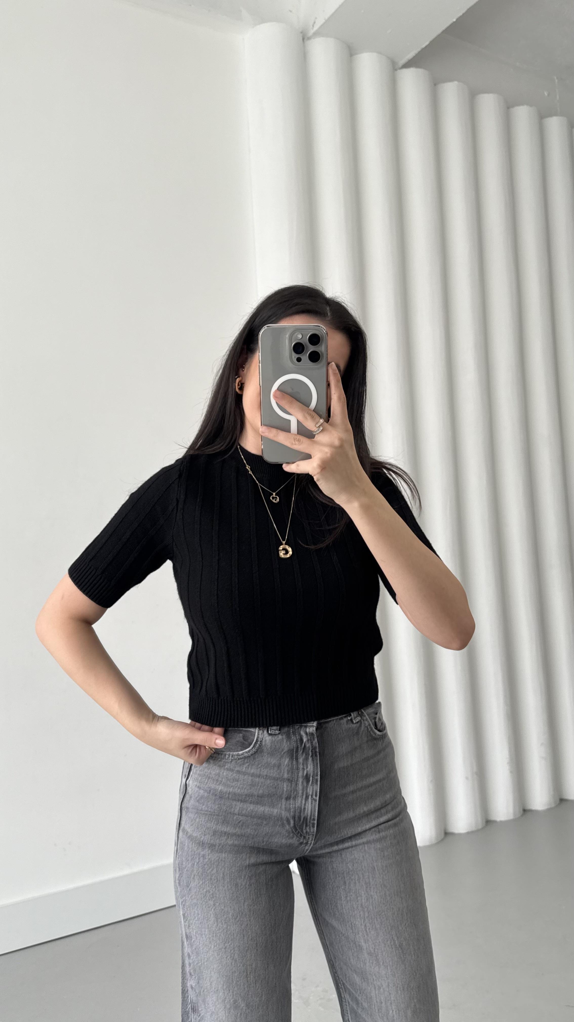 Siyah Kısa Kollu Örme Triko