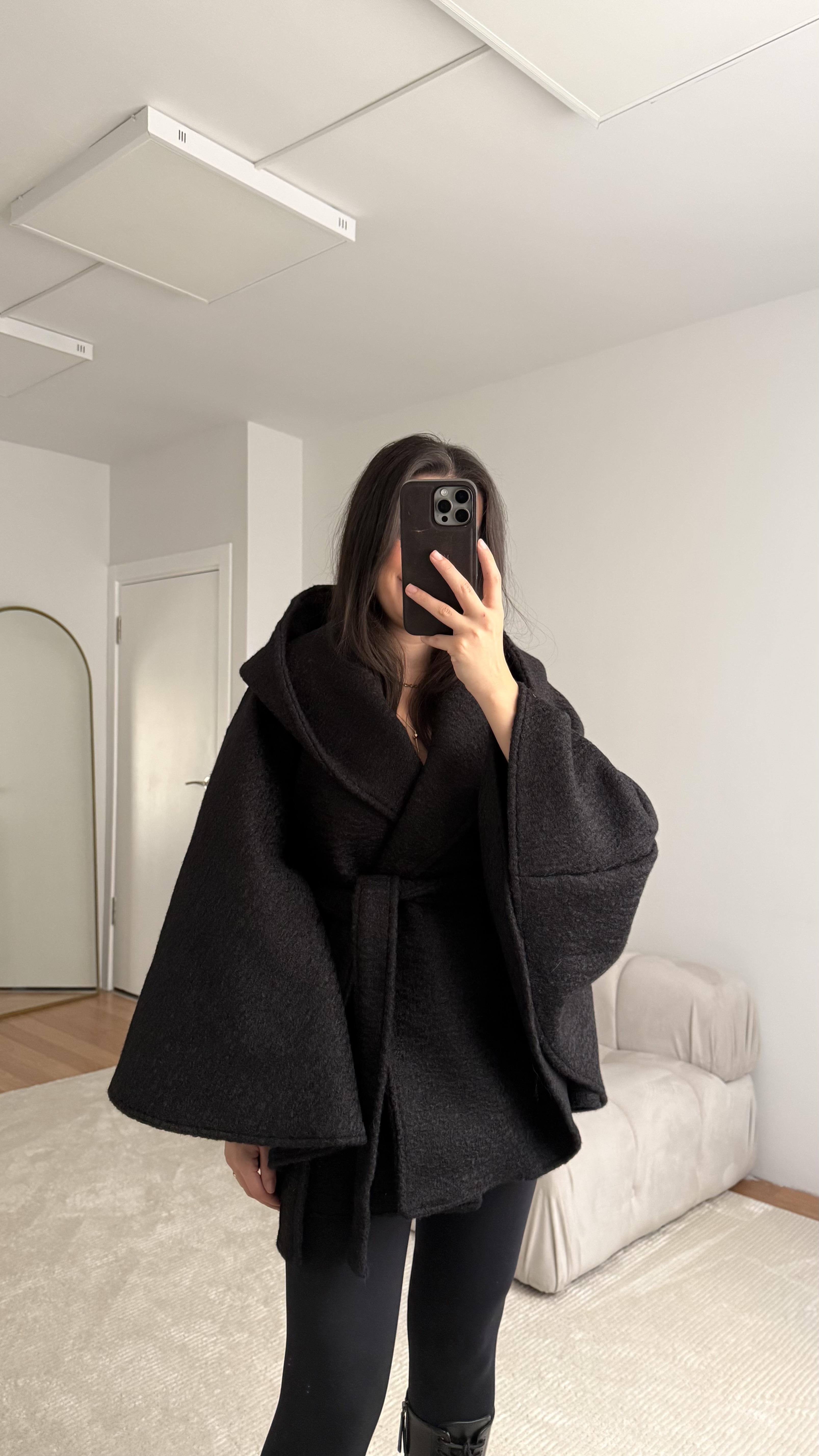 Siyah Kuşaklı Dokulu Premıum Panço