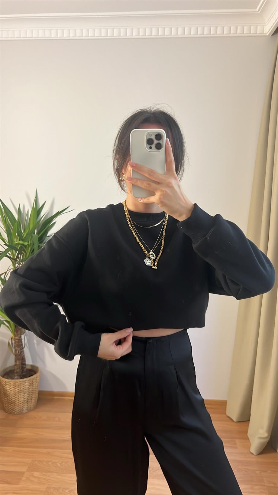 SİYAH ŞARDONLU SWEATSHİRT