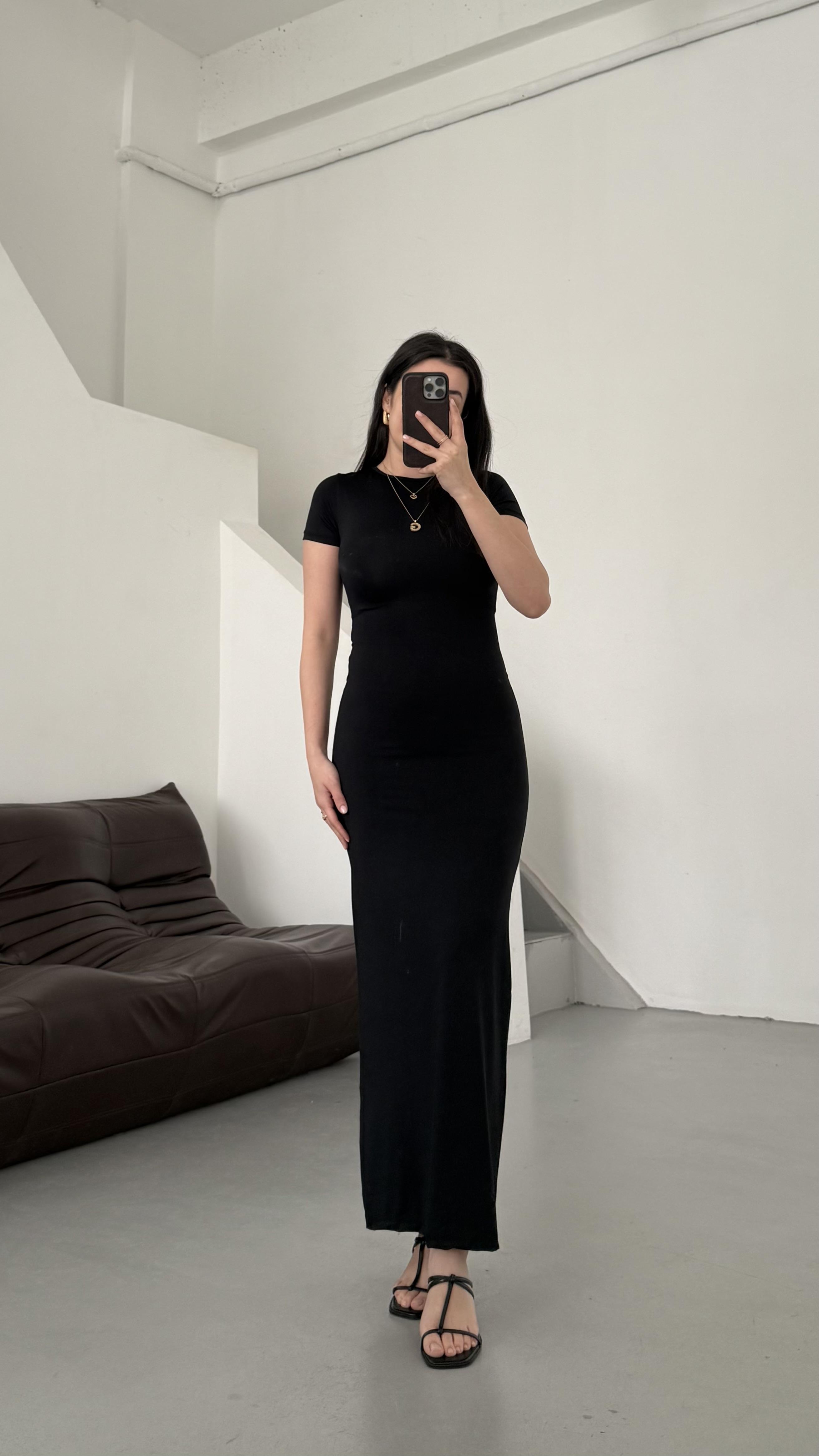 Siyah Soft Touch Kısa Kollu Midi Elbise