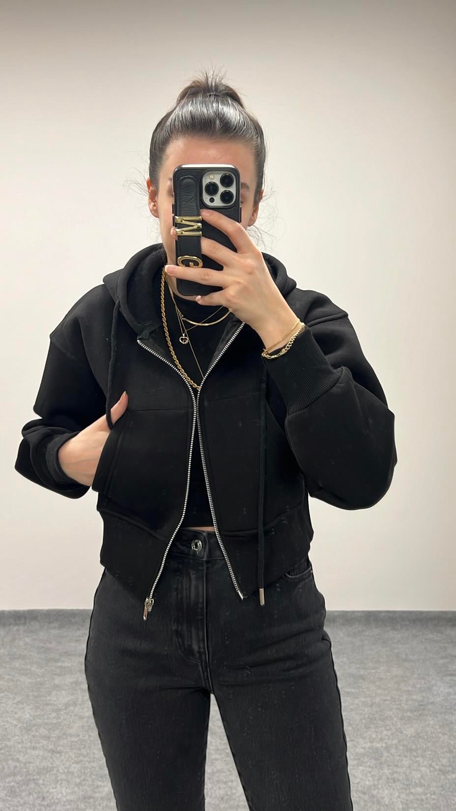 SİYAH ÜÇ İPLİK ŞARDONLU CROP HIRKA