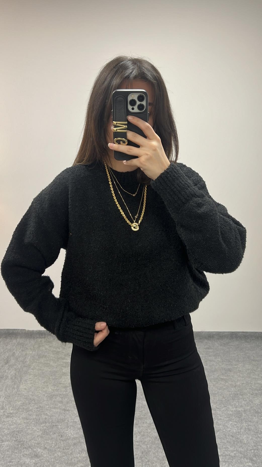 SİYAH YÜNLÜ OVERSİZE KAZAK