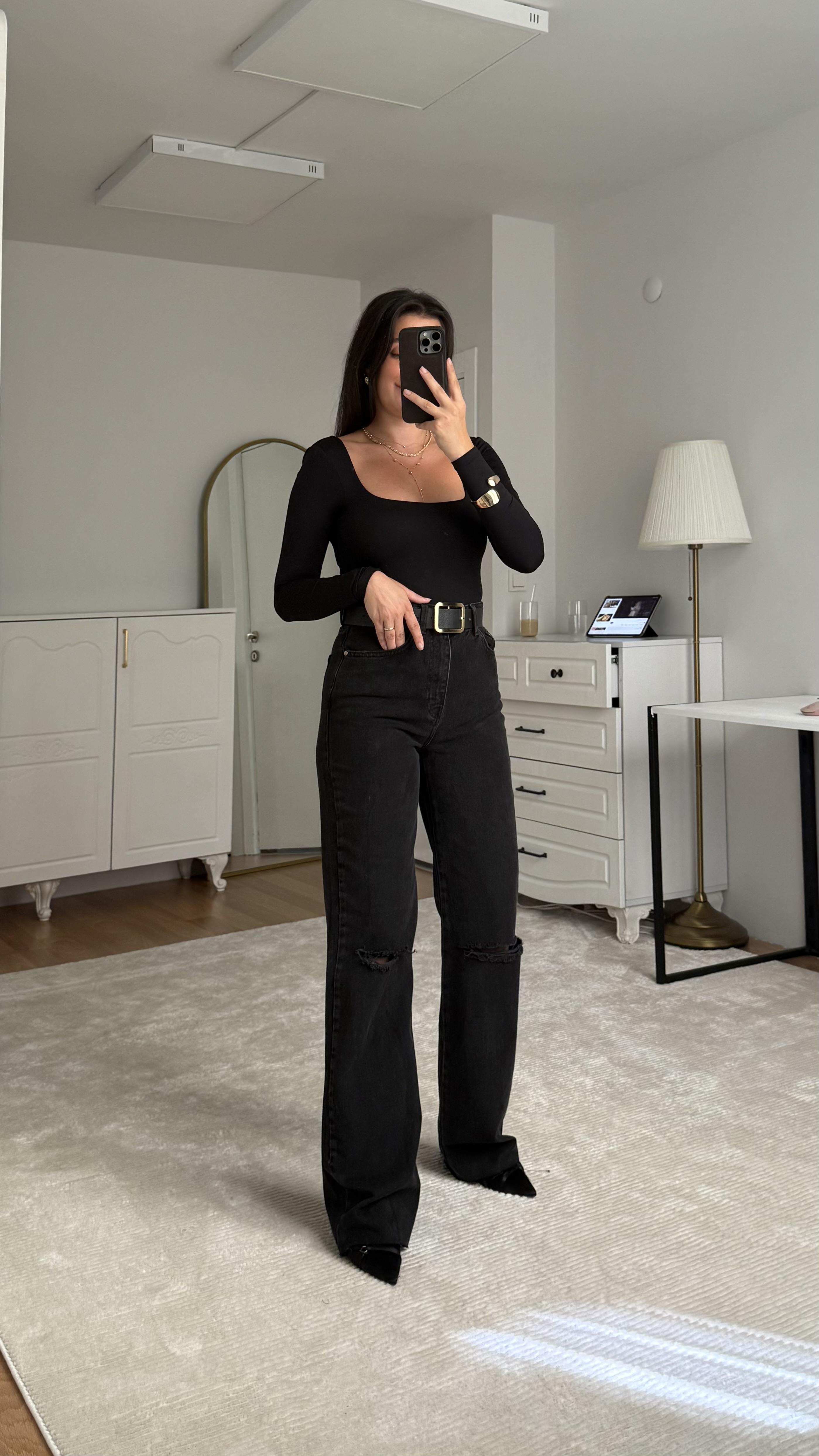 Star Siyah Yırtık Paça Detaylı Wide Leg Jean