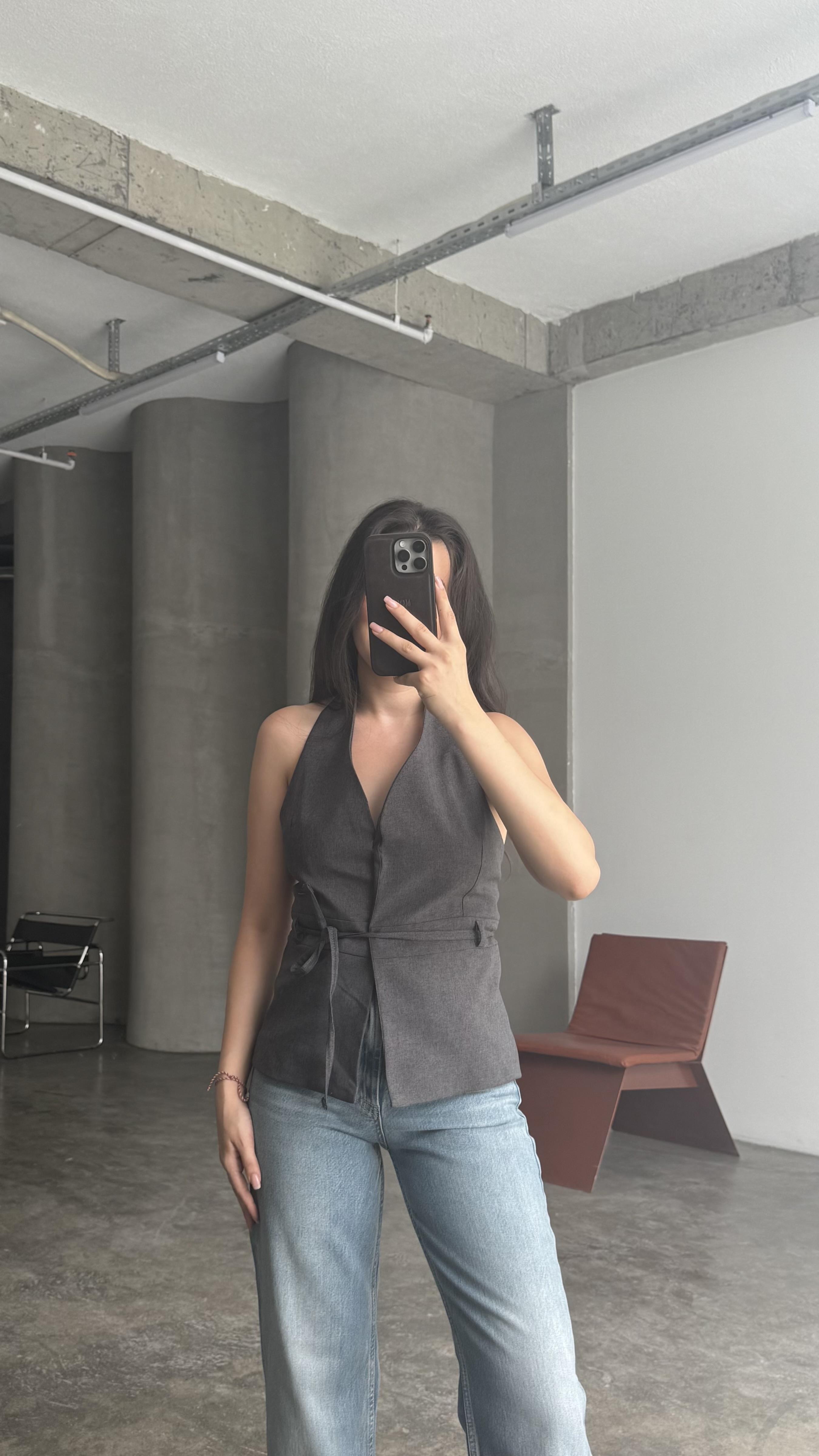 Tasarım Bağlamalı Gri Yelek