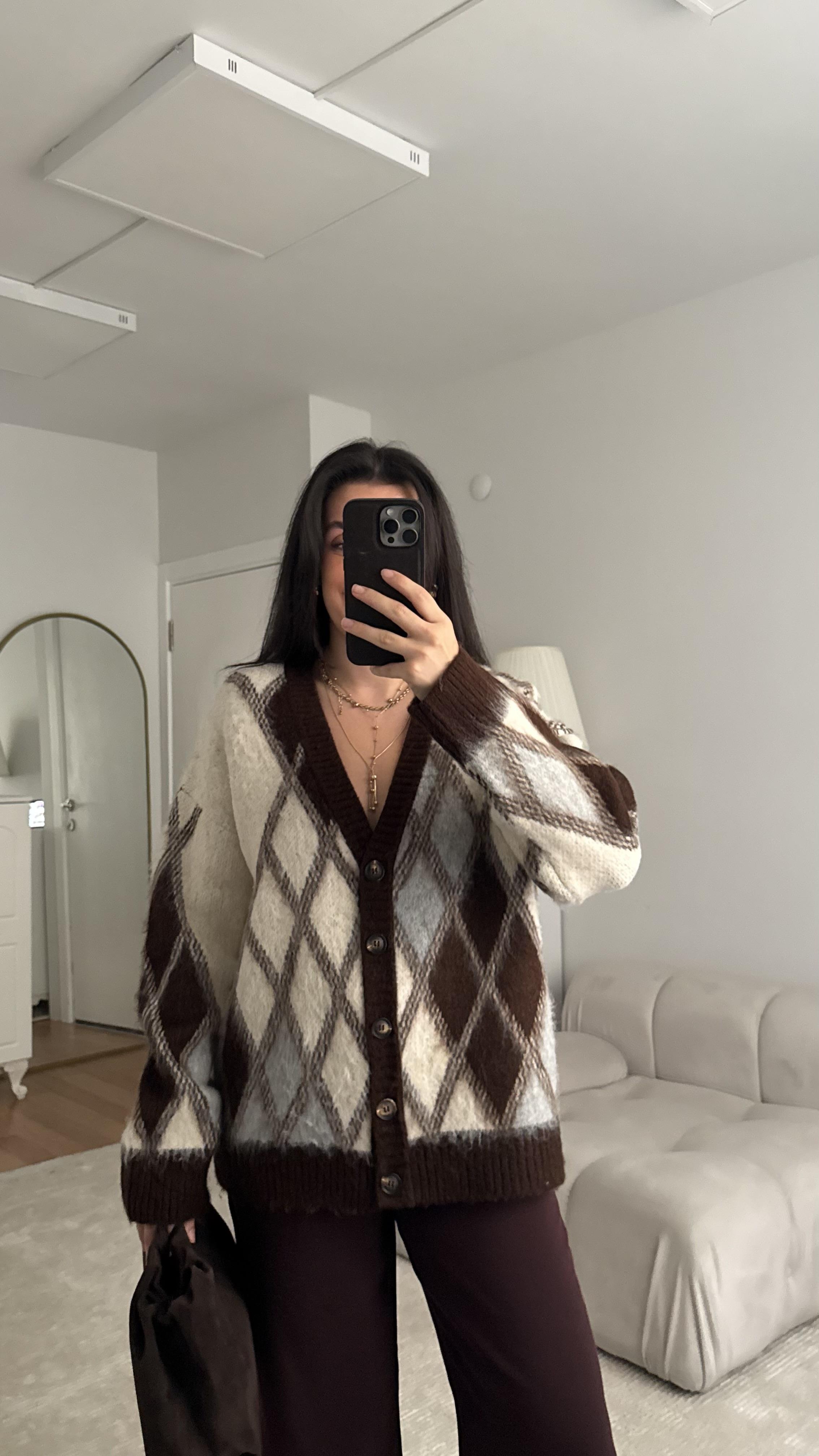 V Yaka Baklava Desenli Dokulu Oversize Hırka