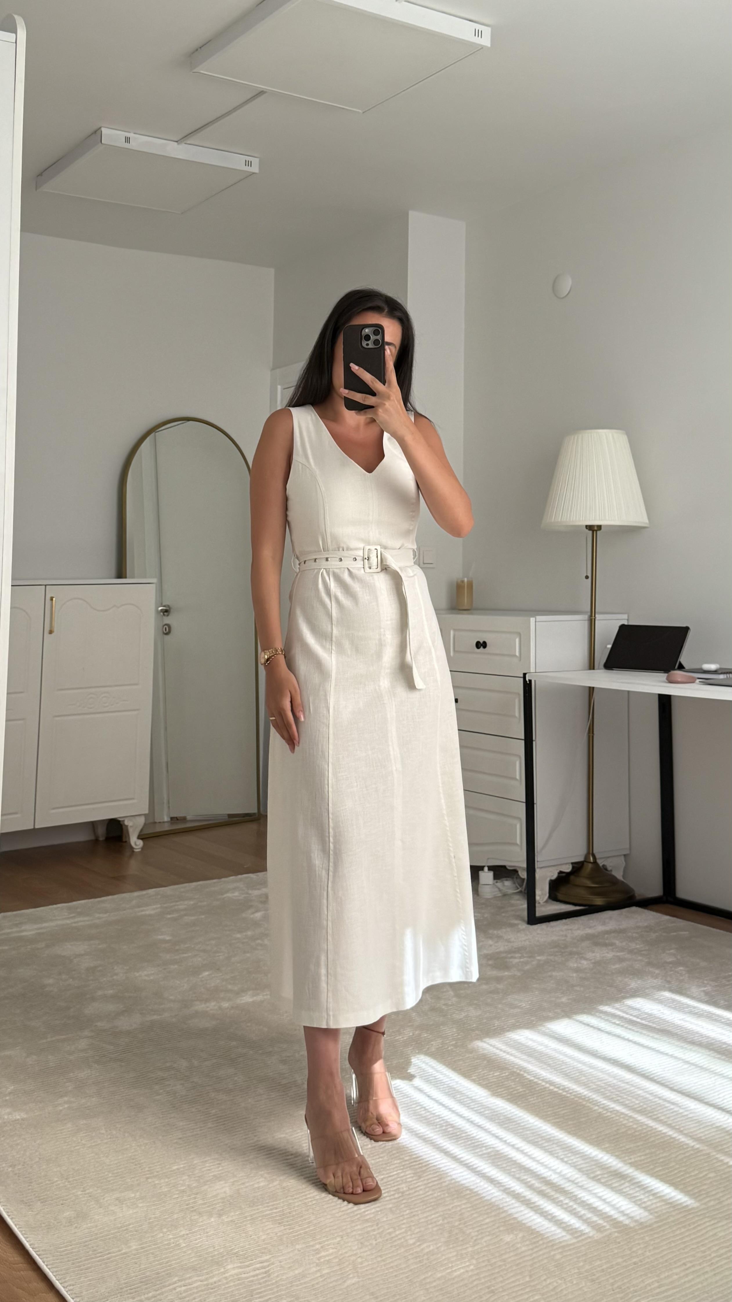 V Yaka Beyaz Keten Elbise