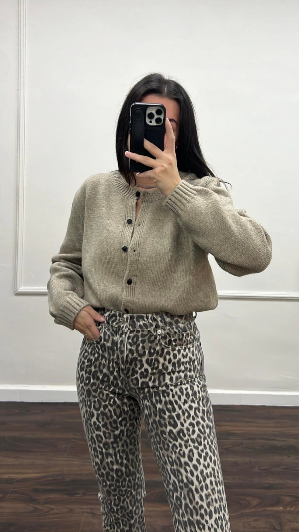 Vizon Mini Düğme Detaylı Basıc Hırka