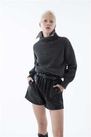 Beli Kemerli Deri Şort - Siyah