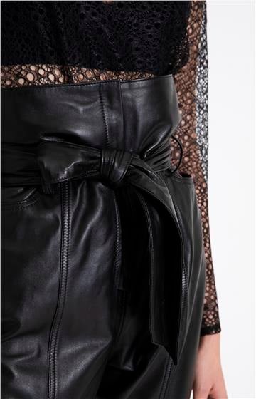 Beli Kuşaklı Yüksek Bel Deri Pantolon - Siyah