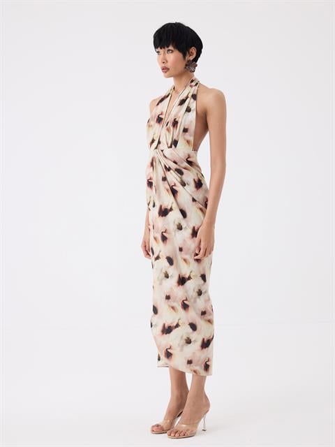 Boyundan Asklı Önü Burgulu Yırtmaç Detaylı Elbise - Bej Desenli