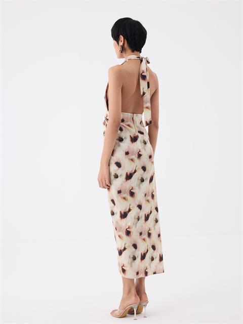 Boyundan Asklı Önü Burgulu Yırtmaç Detaylı Elbise - Bej Desenli