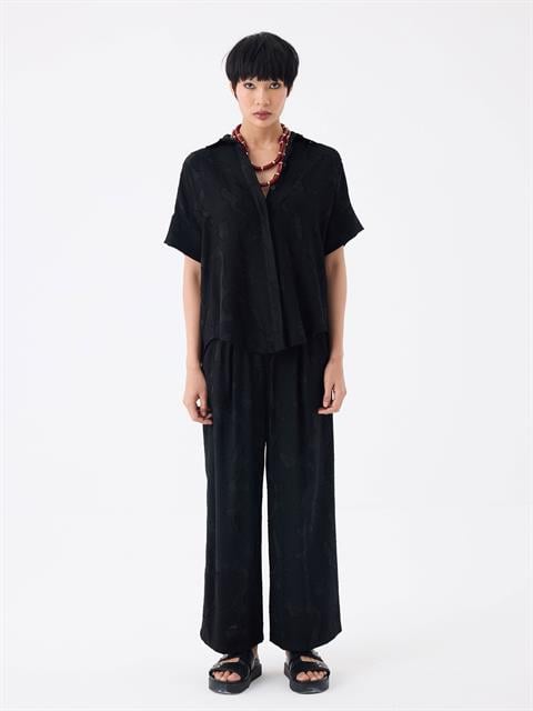 Jakarlı Pile Detaylı Geniş Paça Pantolon - Siyah