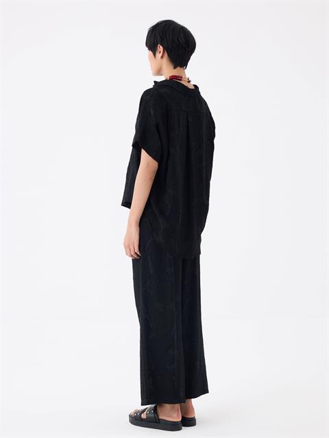 Jakarlı Pile Detaylı Geniş Paça Pantolon - Siyah