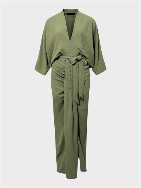 Eteği Süs Düğmeli ve Büzgülü Yırtmaçlı Elbise - Haki