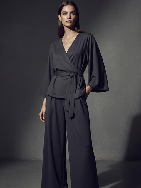 Bağlama Detaylı Kruvaze Yaka Dökümlü Bluz - Lacivert