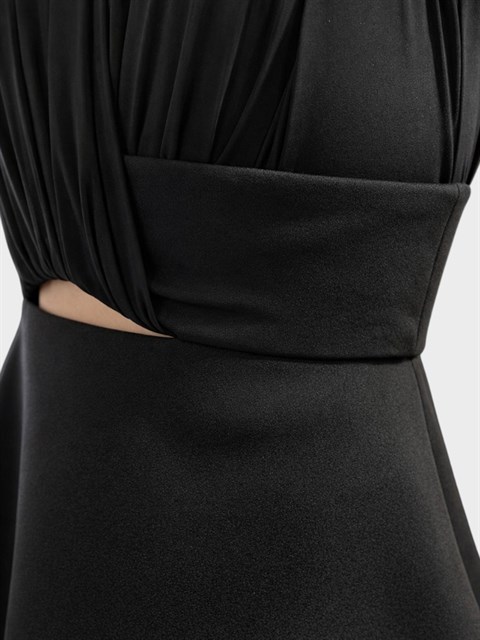 Drapeli Kruvaze Yaka Bel Oturtmalı Bluz - Siyah