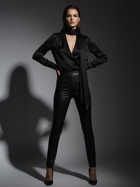 Fular Yaka Saten Gömlek Bluz - Siyah