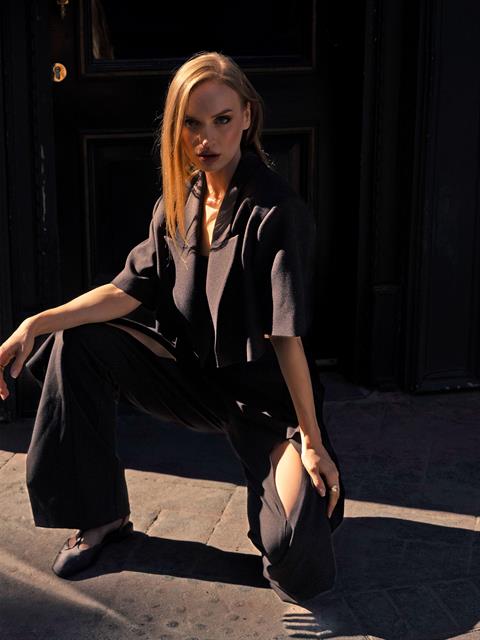 Önü Yırtmaç Detaylı Tasarım Pantolon - Siyah