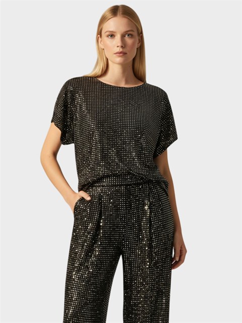 Parlak Taş Baskılı Dökümlü Kısa Kol Özel Üretim Bluz - Siyah