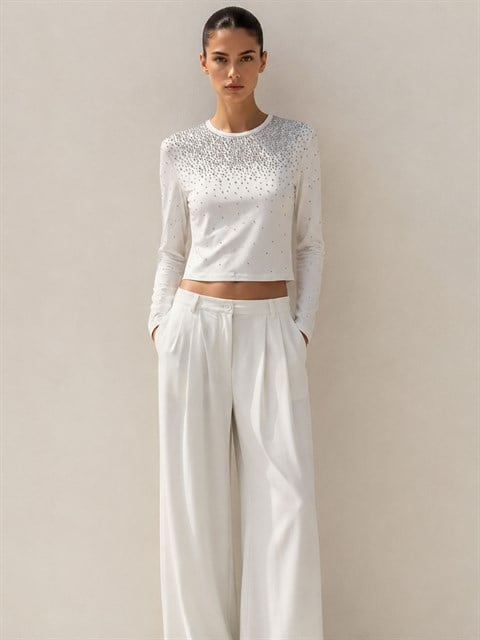 Taş Başkı Bisiklet Yaka Crop Bluz - Beyaz