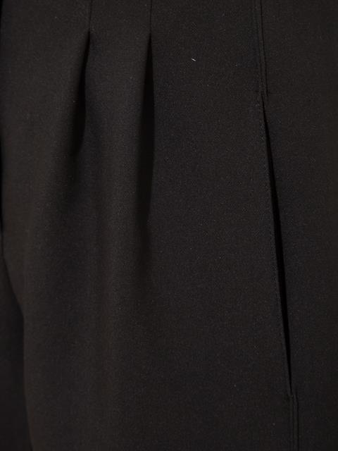 Yüksek Belli Nervür Dikişli Bol Paçalı Pile Detaylı Şort - Siyah