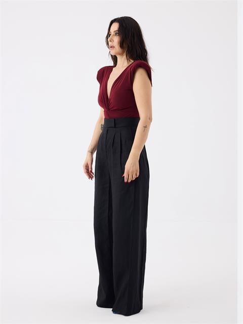 Önü Burgu ve Omuzları Vatka Detaylı Kolsuz İkonik Body - Bordo