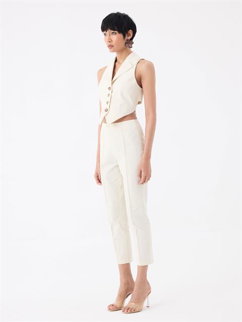 Önü Düğmeli Bel Dekolteli Arkadan Bağlama Detaylı Yelek - Ekru