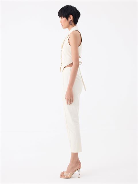 Önü Düğmeli Bel Dekolteli Arkadan Bağlama Detaylı Yelek - Ekru