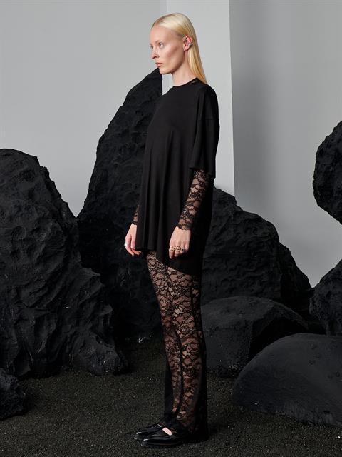 Oversize Dökümlü Viskon T-Shirt- Siyah