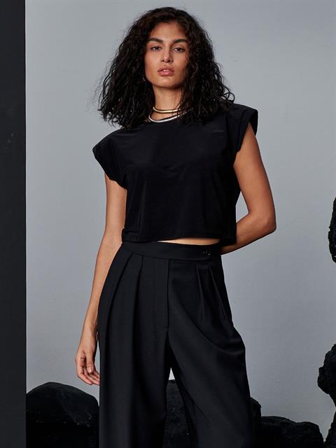 Oversize Kesim Vatkalı Dökümlü Bisiklet Yaka T-Shirt - Siyah