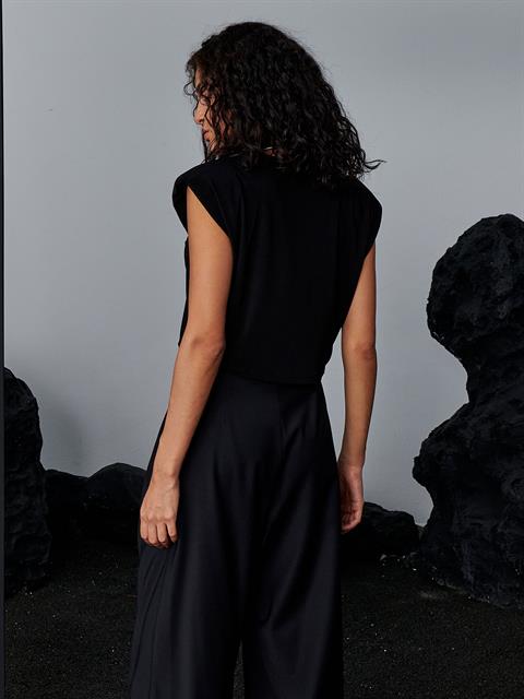 Oversize Kesim Vatkalı Dökümlü Bisiklet Yaka T-Shirt - Siyah